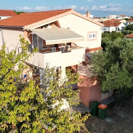 Leonardo 1 Apartamento *