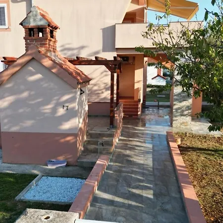 Apartamento Leonardo 1 *