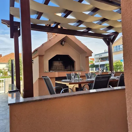 Leonardo 1 Apartament